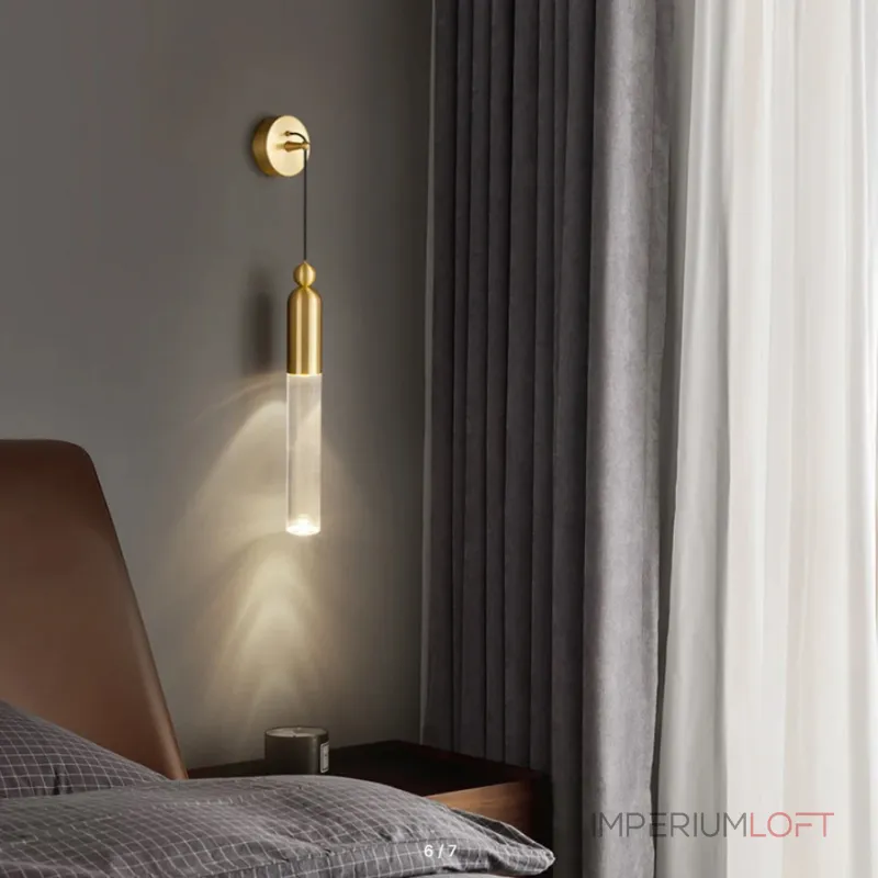 Настенный бра-светильник с прозрачным цилиндрическим корпусом и шарообразным клипом из латуни GELIS WALL Brass от ImperiumLoft