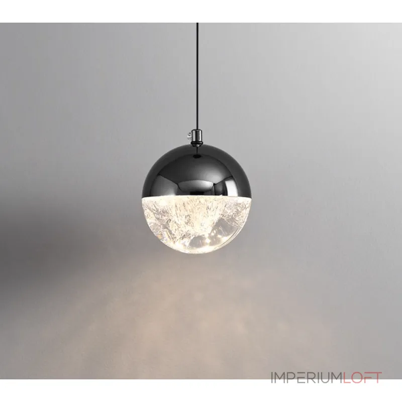 Серия подвесных светильников с LED-источниками света в полусферических рассеивателях с эффектом льда внутри шарообразных плафонов EMMERT Gold от ImperiumLoft