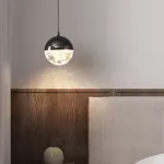 Серия подвесных светильников с LED-источниками света в полусферических рассеивателях с эффектом льда внутри шарообразных плафонов EMMERT Gold от ImperiumLoft