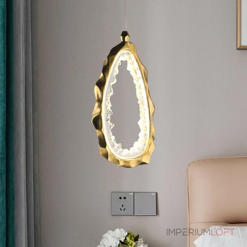 Подвесной светодиодный светильник с латунным кольцевым корпусом оригинальной формы IVALD ONE от ImperiumLoft