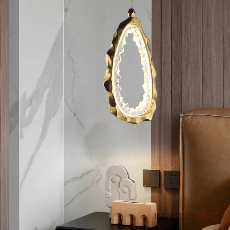 Подвесной светодиодный светильник с латунным кольцевым корпусом оригинальной формы IVALD ONE от ImperiumLoft