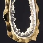 Подвесной светодиодный светильник с латунным кольцевым корпусом оригинальной формы IVALD ONE от ImperiumLoft