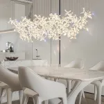 Серия инсталляций из подвесных хрустальных цветов, подсвеченных светодиодными источниками, расположенными на прямоугольном креплении CHARA L120 от ImperiumLoft