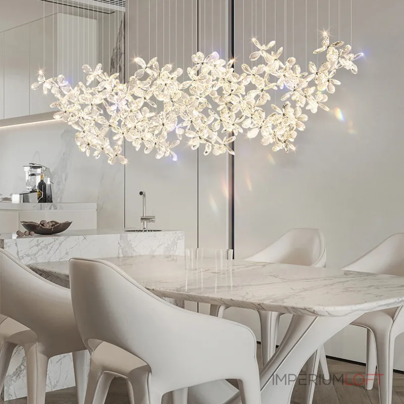 Серия инсталляций из подвесных хрустальных цветов, подсвеченных светодиодными источниками, расположенными на прямоугольном креплении CHARA L120 от ImperiumLoft