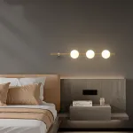 Серия настенных светильников с белыми шарообразными плафонами на высокой стойке OHLA L1 Black от ImperiumLoft