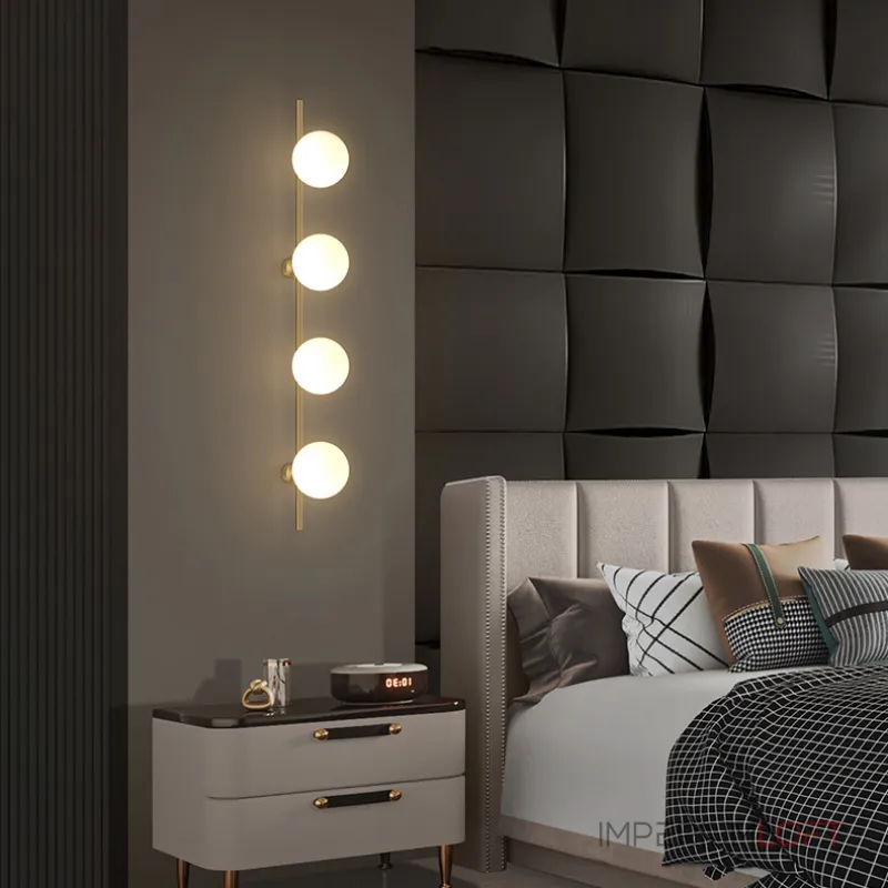 Серия настенных светильников с белыми шарообразными плафонами на высокой стойке OHLA L1 Black от ImperiumLoft