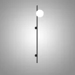 Серия настенных светильников с белыми шарообразными плафонами на высокой стойке OHLA L1 Black от ImperiumLoft