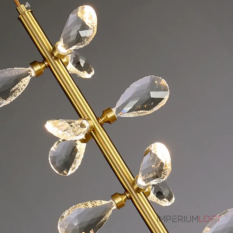 Серия подвесных светильников с кристаллами из улучшенного хрусталя К9 на общей вертикальной стойке GLORIOLE ONE A L10 от ImperiumLoft