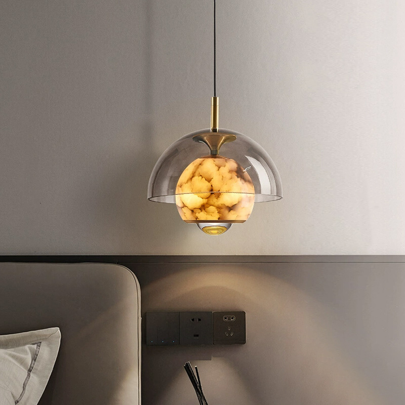 Серия подвесных светильников со стеклянным куполом и шарообразным плафоном из натурального мрамора с точечным источником света HENNEKE MARBLE Natural Marble от ImperiumLoft