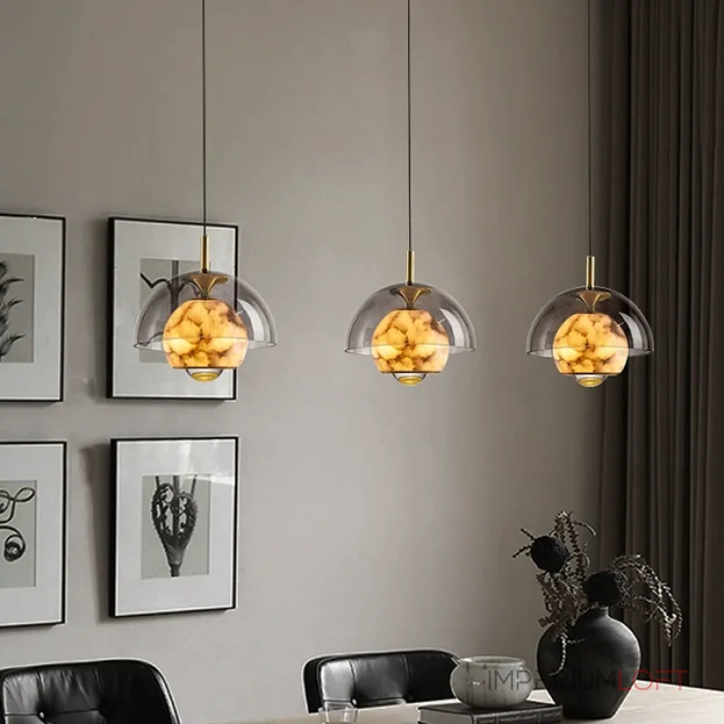 Серия подвесных светильников со стеклянным куполом и шарообразным плафоном из натурального мрамора с точечным источником света HENNEKE MARBLE Natural Marble от ImperiumLoft
