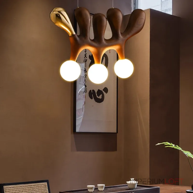 Серия оригинальных светильников из высококачественной древесины различных оттенков и латуни с тремя шарообразными плафонами REUBEN Light Brown от ImperiumLoft