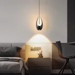 Серия подвесных светильников оригинальной формы с LED-подсветкой по внутреннему контуру и направленным вниз линзированным источников света CAJUS White с лифтом от ImperiumLoft