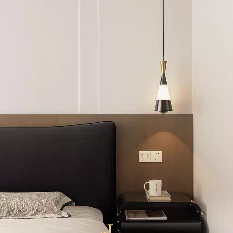 Серия светодиодных подвесных светильников конической формы с мраморной вставкой и лифтовой регулировкой высоты JEFF Black Gold от ImperiumLoft