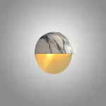 Серия настенных светильников с выгнутым рассеивателем в форме усеченной сферы из натурального мрамора VILHO R Brass от ImperiumLoft