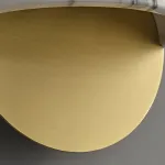 Серия настенных светильников с выгнутым рассеивателем в форме усеченной сферы из натурального мрамора VILHO R Brass от ImperiumLoft