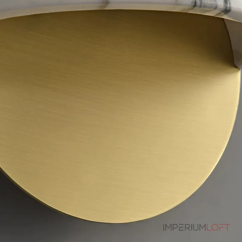 Серия настенных светильников с выгнутым рассеивателем в форме усеченной сферы из натурального мрамора VILHO R Brass от ImperiumLoft