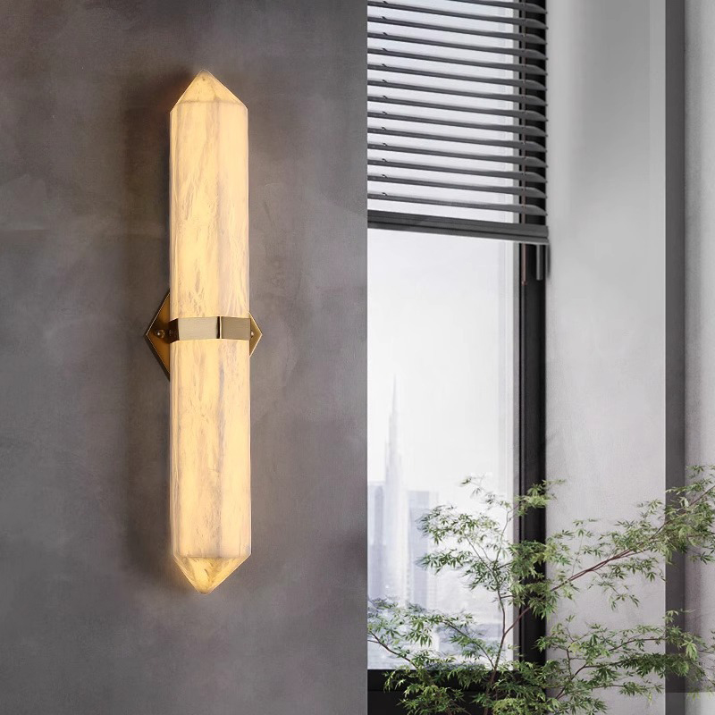 Серия светодиодных настенных светильников c удлиненным мраморным плафоном в форме кристалла ORTWIN Н60 Black от ImperiumLoft