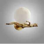 Настенный светильник в виде ветки с шарообразным плафоном из мрамора BERO D12 от ImperiumLoft