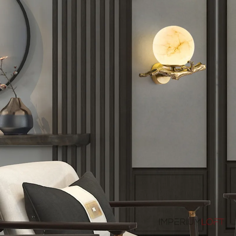 Настенный светильник в виде ветки с шарообразным плафоном из мрамора BERO D15 от ImperiumLoft