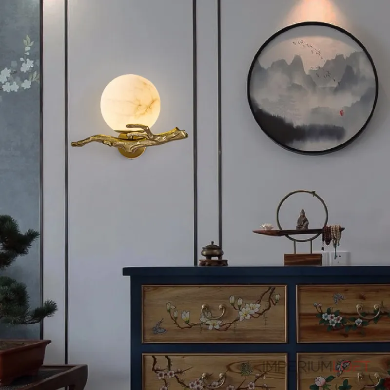 Настенный светильник в виде ветки с шарообразным плафоном из мрамора BERO D15 от ImperiumLoft