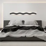 Серия настенных светильников с латунным корпусом волнообразной формы на полупрозрачном прямоугольном основании с LED подсветкой WESSEL STR L122 Brass от ImperiumLoft