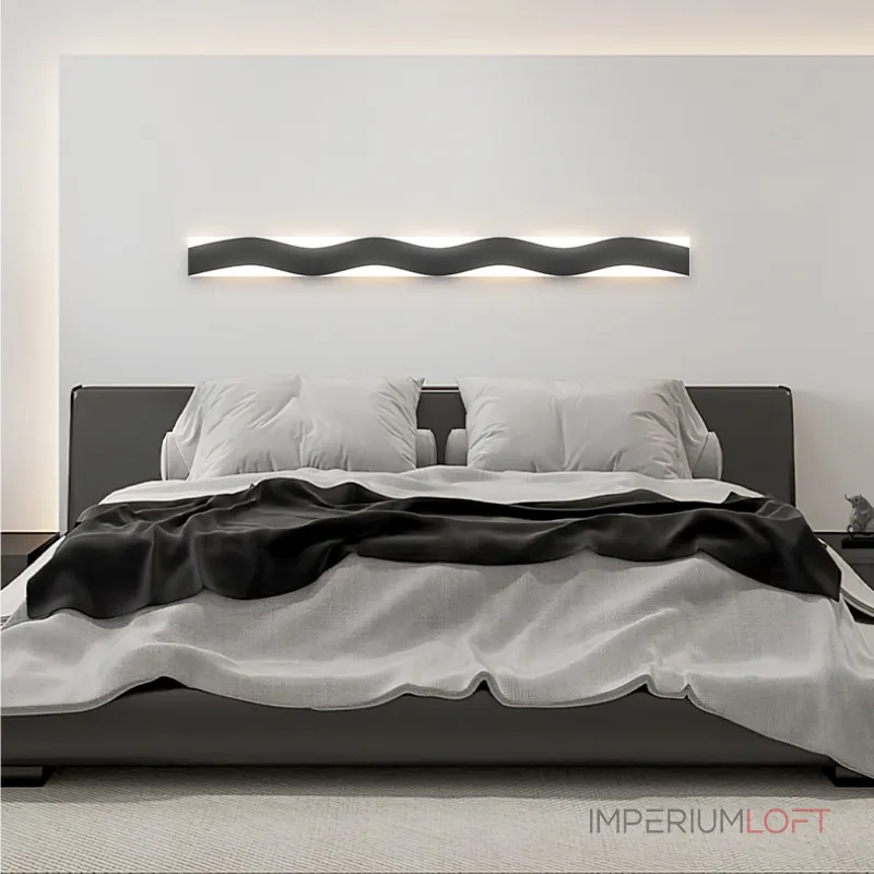 Серия настенных светильников с латунным корпусом волнообразной формы на полупрозрачном прямоугольном основании с LED подсветкой WESSEL STR L122 Brass от ImperiumLoft