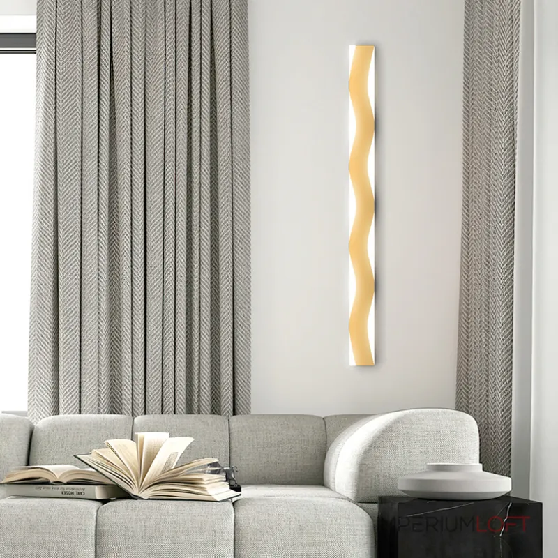 Серия настенных светильников с латунным корпусом волнообразной формы на полупрозрачном прямоугольном основании с LED подсветкой WESSEL STR L122 Brass от ImperiumLoft