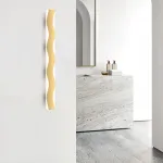 Серия настенных светильников с латунным корпусом волнообразной формы на полупрозрачном прямоугольном основании с LED подсветкой WESSEL STR L122 Brass от ImperiumLoft