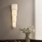 Серия настенных светильников с мраморным удлиненным корпусом оригинальной формы SVERRY С от ImperiumLoft