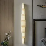 Серия настенных светильников с мраморным удлиненным корпусом оригинальной формы SVERRY С от ImperiumLoft