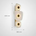 Светодиодный настенный светильник с тремя мраморными рассеивателями неправильной формы на латунном корпусе DARIEN от ImperiumLoft