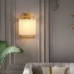 Бра с прямоугольным плафоном из мраморных пластин на кронштейне из латунных рамок ADINA MARBLE WALL от ImperiumLoft