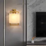 Бра с прямоугольным плафоном из мраморных пластин на кронштейне из латунных рамок ADINA MARBLE WALL от ImperiumLoft