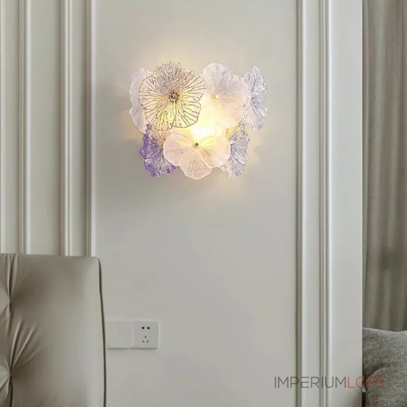 Серия настенных светильников с цветочным декором из металла, прозрачного, матового и градиентно окрашенного стекла ручной работы IVET WALL Pink от ImperiumLoft Серия настенных светильников с цветочным декором из металла, прозрачного, матового и градиентно окрашенного стекла ручной работы IVET WALL Pink от ImperiumLoft