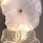 Серия настенных светильников с цветочным декором из прозрачного и матового стекла ручной работы IVET LACE WALL L2 от ImperiumLoft