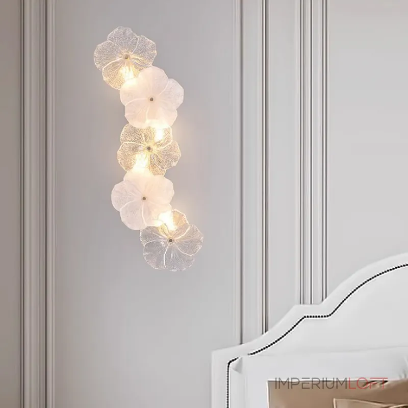 Серия настенных светильников с цветочным декором из прозрачного и матового стекла ручной работы IVET LACE WALL L2 от ImperiumLoft Серия настенных светильников с цветочным декором из прозрачного и матового стекла ручной работы IVET LACE WALL L2 от ImperiumLoft