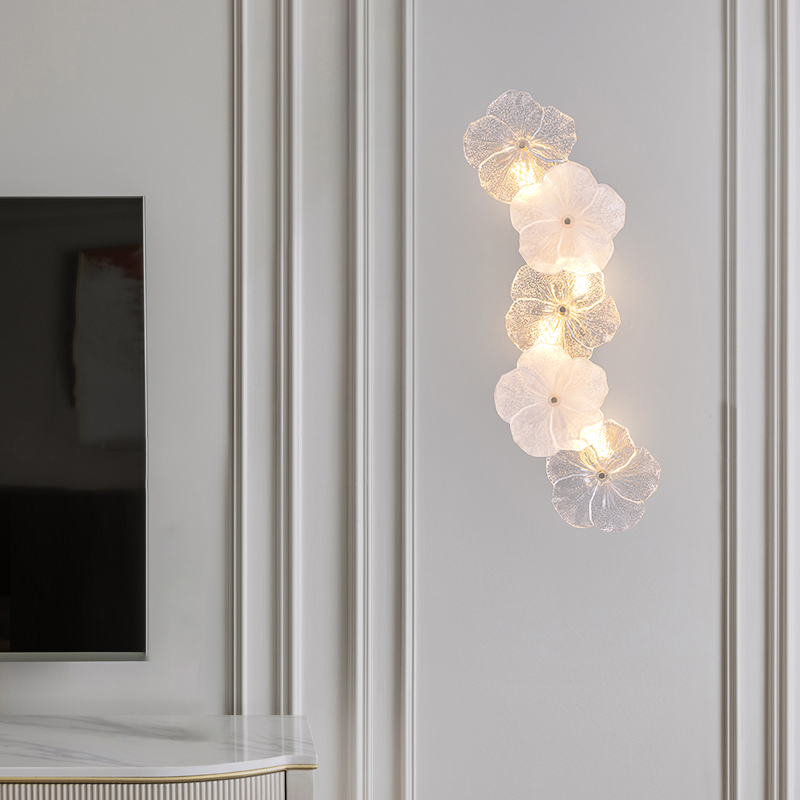 Серия настенных светильников с цветочным декором из прозрачного и матового стекла ручной работы IVET LACE WALL L2 от ImperiumLoft Серия настенных светильников с цветочным декором из прозрачного и матового стекла ручной работы IVET LACE WALL L2 от ImperiumLoft