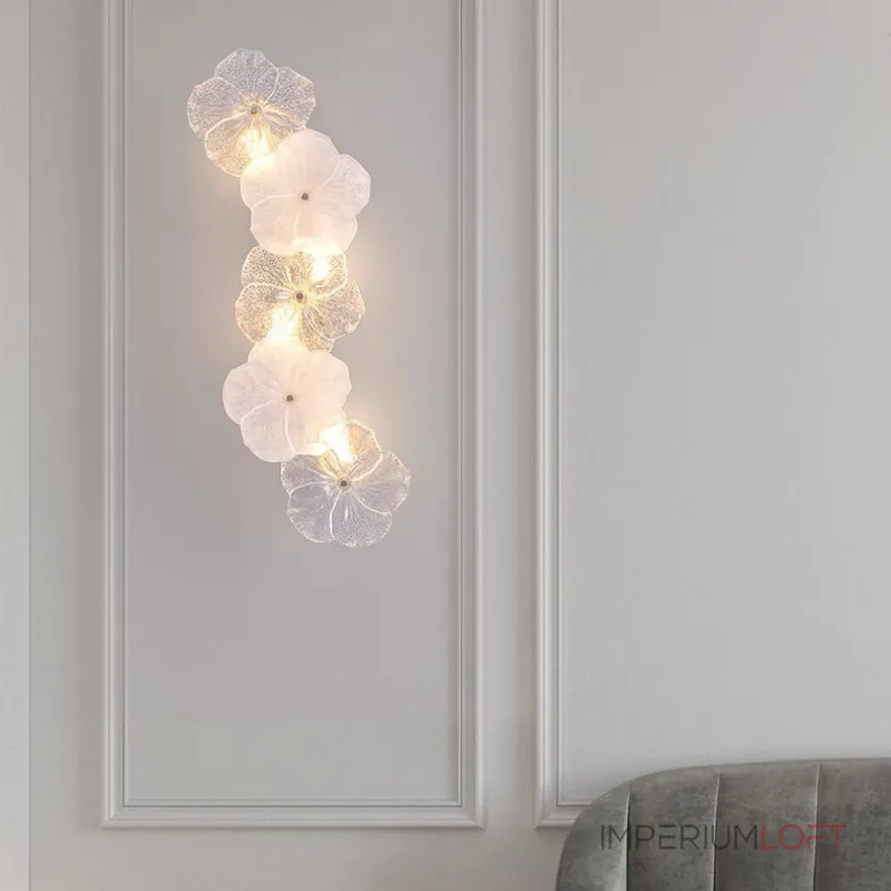 Серия настенных светильников с цветочным декором из прозрачного и матового стекла ручной работы IVET LACE WALL L2 от ImperiumLoft Серия настенных светильников с цветочным декором из прозрачного и матового стекла ручной работы IVET LACE WALL L2 от ImperiumLoft