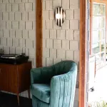 Серия настенных светильников с шарообразным плафоном на плоском основании из камня TERKEL SHAPE Burgundy от ImperiumLoft