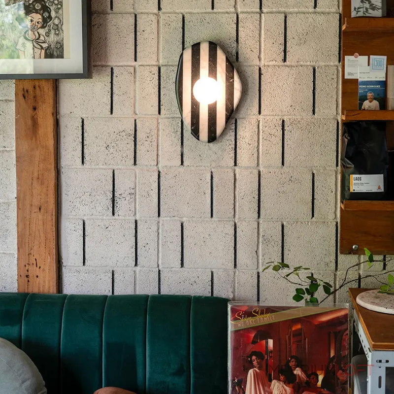 Серия настенных светильников с шарообразным плафоном на плоском основании из камня TERKEL SHAPE Burgundy от ImperiumLoft