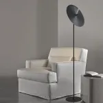 Серия торшеров с шарообразным плафоном и меняющим положение затеняющим диском с рельефной поверхностью LANNY White от ImperiumLoft