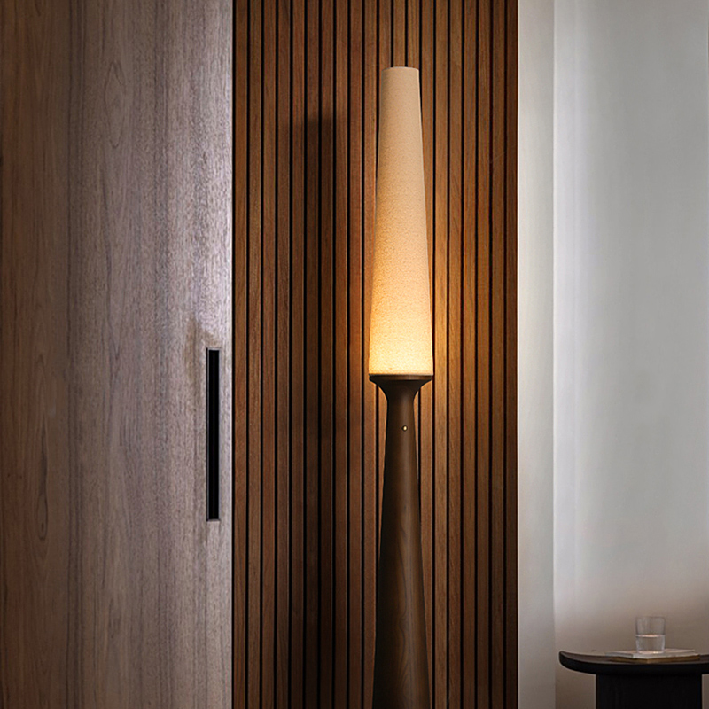 Серия торшеров с выключателем на коническом основании из высококачественной древесины и текстильным плафоном STEVE H175 Dark Brown от ImperiumLoft