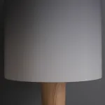 Дизайнерский торшер с массивным фигурным корпусом из цельного дерева и текстильным цилиндрическим плафоном HELGOT от ImperiumLoft