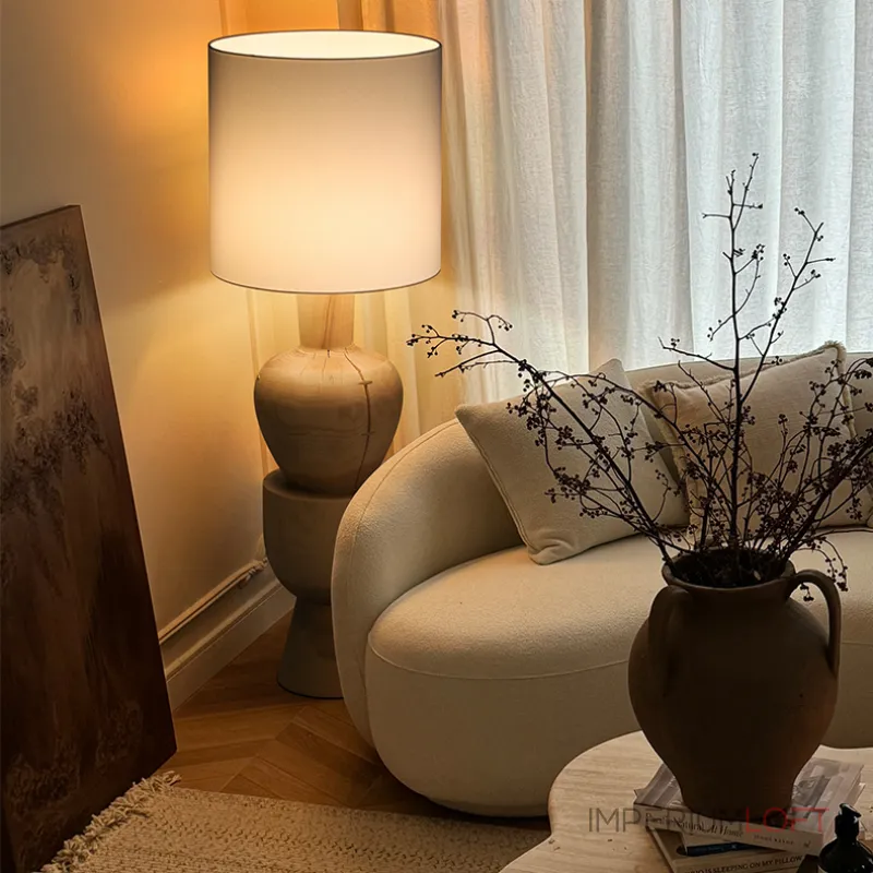 Дизайнерский торшер с массивным фигурным корпусом из цельного дерева и текстильным цилиндрическим плафоном HELGOT от ImperiumLoft