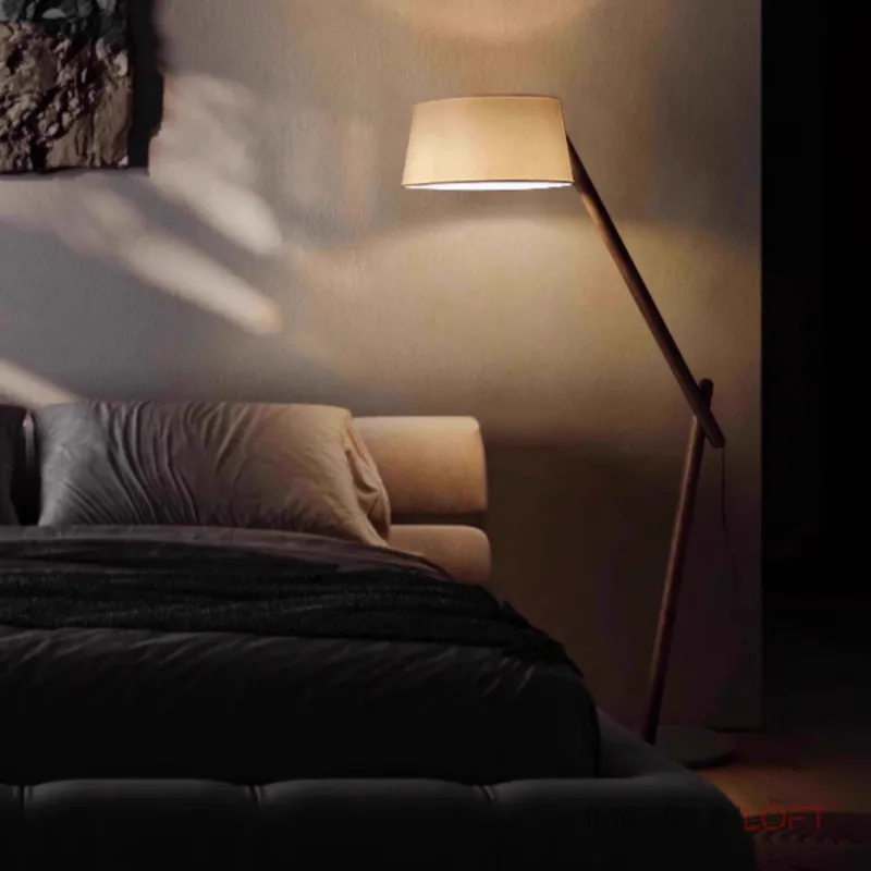 Серия торшеров с регулировкой угла наклона корпуса из высококачественной древесины и текстильным плафоном CRANE WOOD Dark Brown от ImperiumLoft