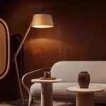 Серия торшеров с регулировкой угла наклона корпуса из высококачественной древесины и текстильным плафоном CRANE WOOD Dark Brown от ImperiumLoft