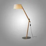 Серия торшеров с регулировкой угла наклона корпуса из высококачественной древесины и текстильным плафоном CRANE WOOD Light Brown от ImperiumLoft