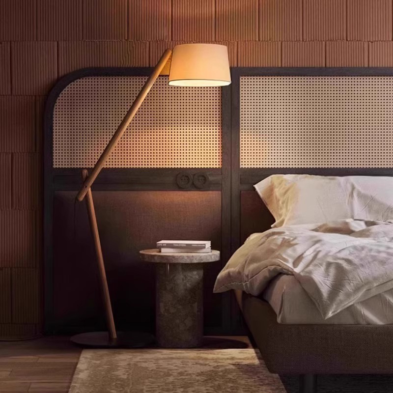 Серия торшеров с регулировкой угла наклона корпуса из высококачественной древесины и текстильным плафоном CRANE WOOD Dark Brown от ImperiumLoft