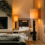 Настольная лампа с фигурной стойкой из высококачественной древесины и цилиндрическим текстильным плафоном WILHARD TAB от ImperiumLoft