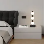 Настольная лампа с подвижными шарообразными плафонами на вертикальной стойке TONNY TAB от ImperiumLoft